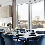 Vesiroosi Penthouse By River بارنو