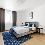 Vesiroosi Penthouse By River *