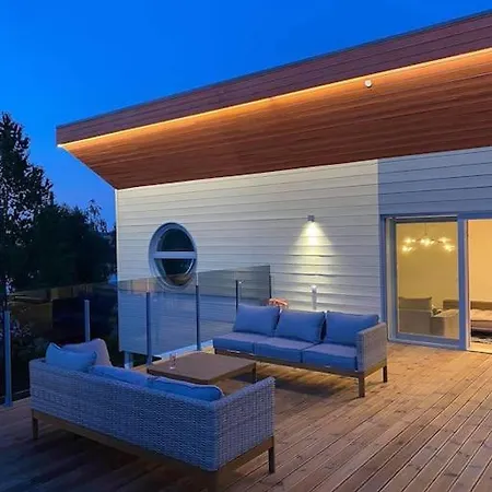 Vesiroosi Penthouse By River 아파트 *