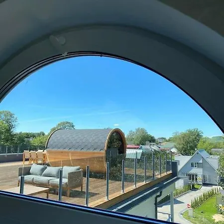 Vesiroosi Penthouse By River 페르누