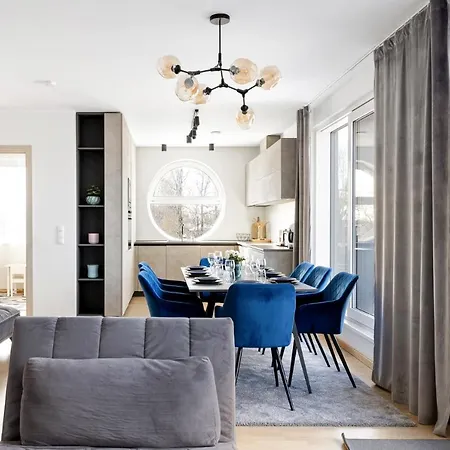 아파트 Vesiroosi Penthouse By River 페르누