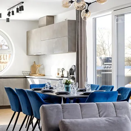 아파트 Vesiroosi Penthouse By River 페르누