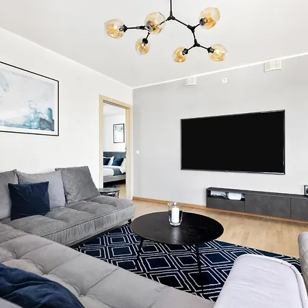 Vesiroosi Penthouse By River شقة