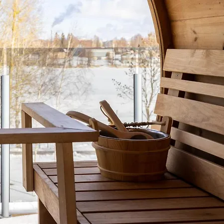 Vesiroosi Penthouse By River דירה פארנו