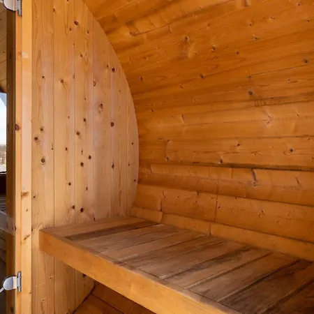 Vesiroosi Penthouse By River