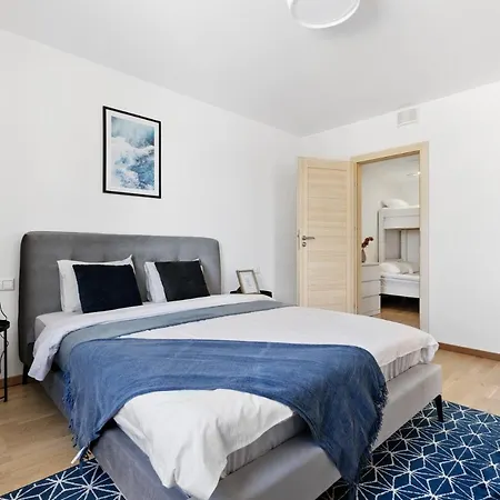 아파트 Vesiroosi Penthouse By River *